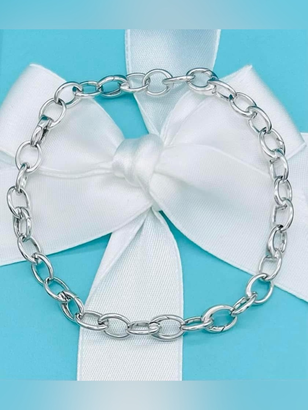Tiffany & Co White Gold Oval Clasping Link Bracelet 7.75” New